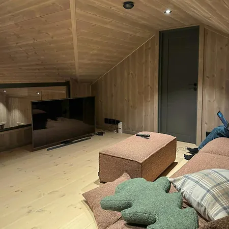 Vakantiehuis Modern With Outdoor Sauna By Nord-mesna