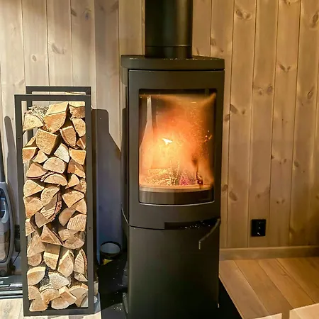 Modern With Outdoor Sauna By Nord-mesna Vakantiehuis *